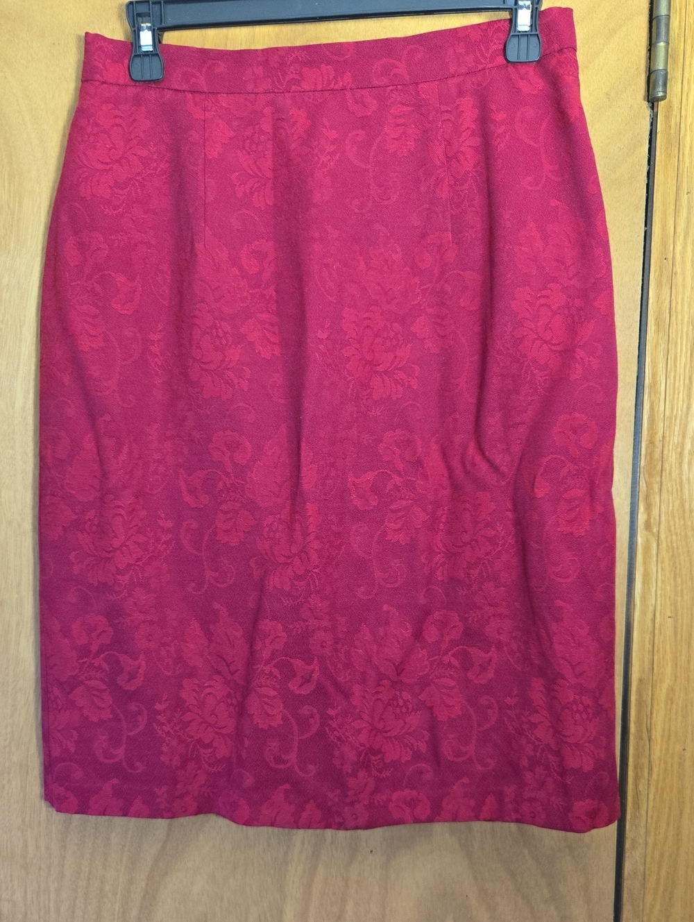 Vintage karin stevens deep red floral jacquard pencil skirt